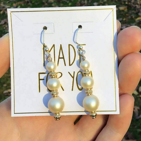 Earrings - Picture 14 of 14